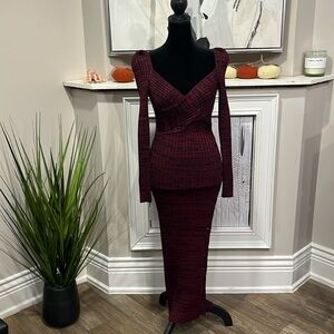 Self-portrait woemn sexy dress size small color burgundy ,streachy,long